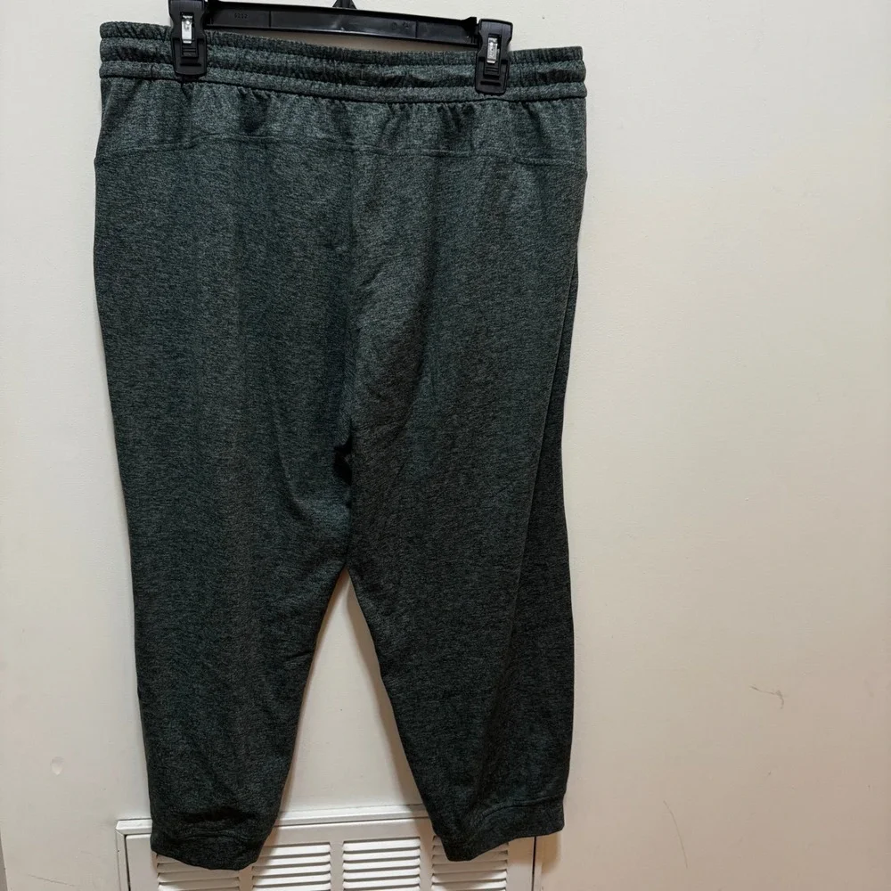 Lululemon Soft Jersey classic fit  mid-rise Jogger Green Heathered Cropped Pants